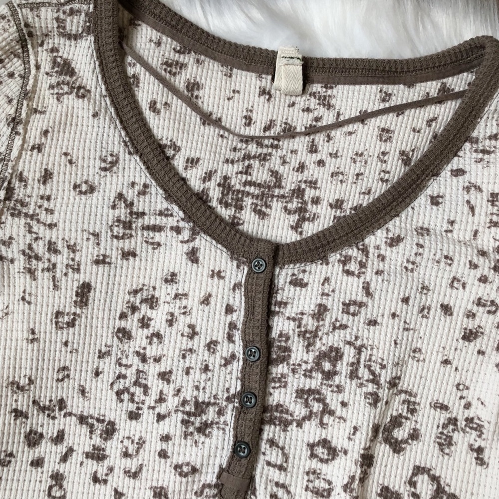 •SOLD• We The Free People Davis Mottled Henley - Picture 3 of 8